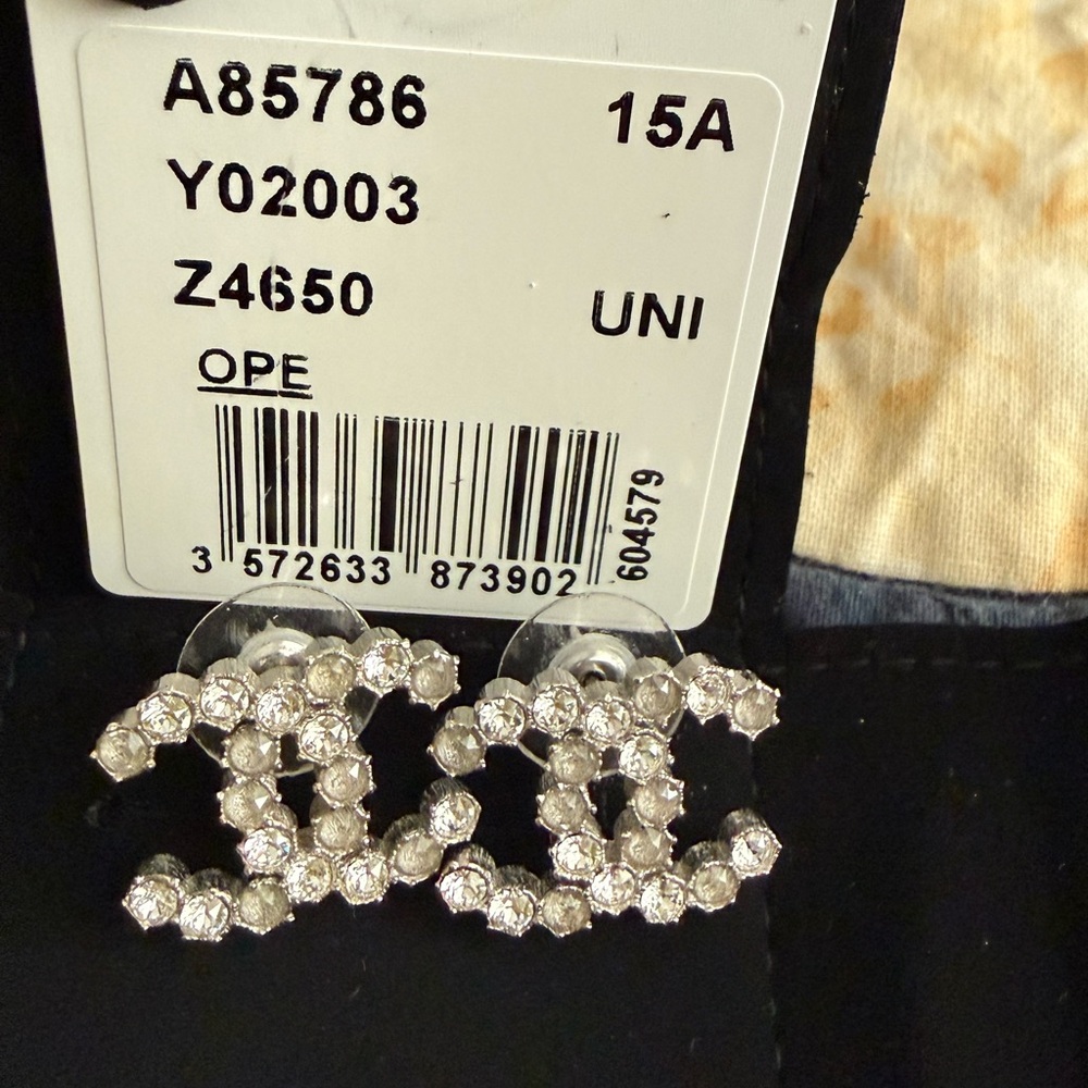 CHANEL Silver Crystal Earrings - Picture 5 of 7